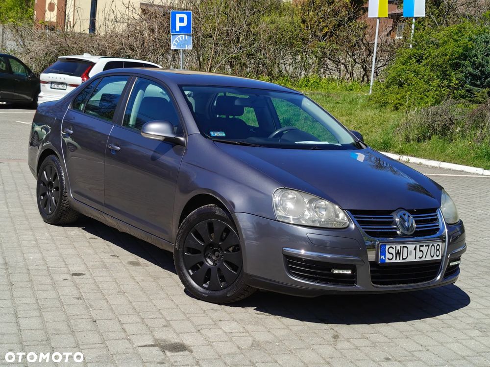 Volkswagen Jetta 1.6 Freestyle - 1
