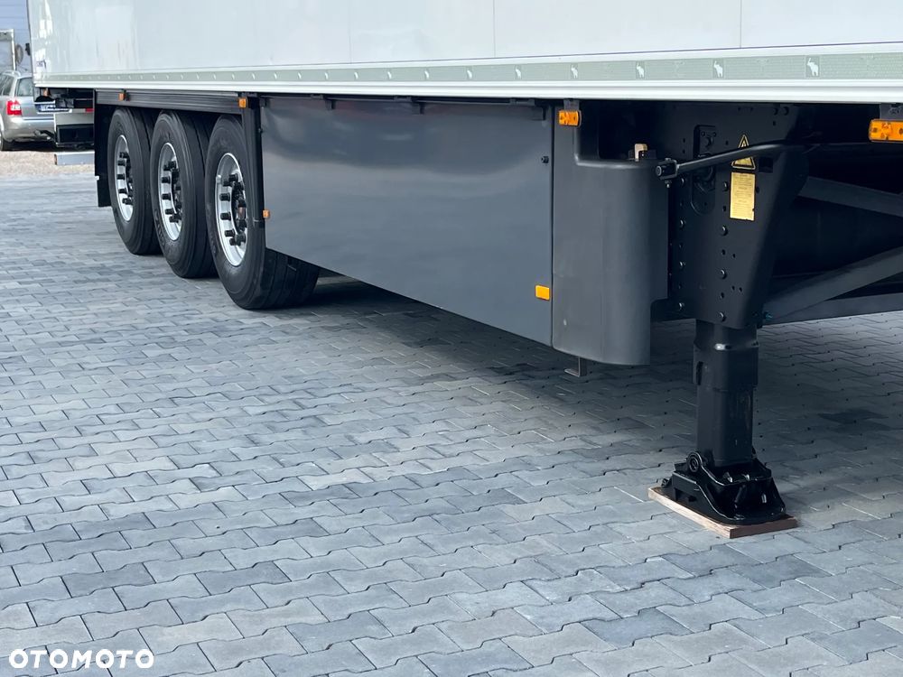 Schmitz Cargobull SCB / CHŁODNIA /  CARIER VECTOR 1550 / DRUKARKA / 4 RYGLE/  2016 / NOWE HAMULCE /  OS PODNOSZONA / ZADBANA - 19