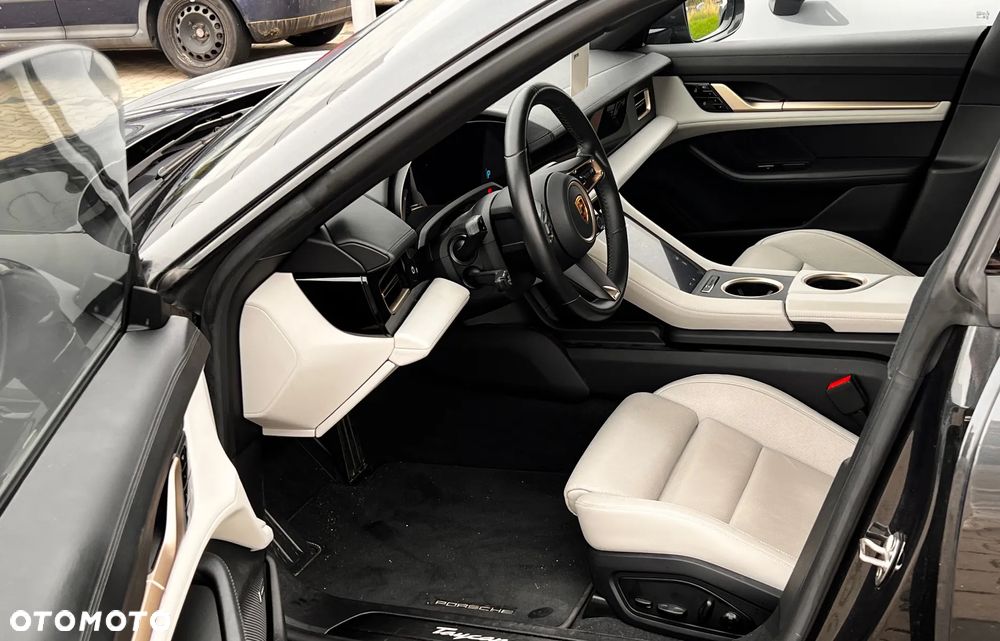 Porsche Taycan 4S Performance Plus - 12