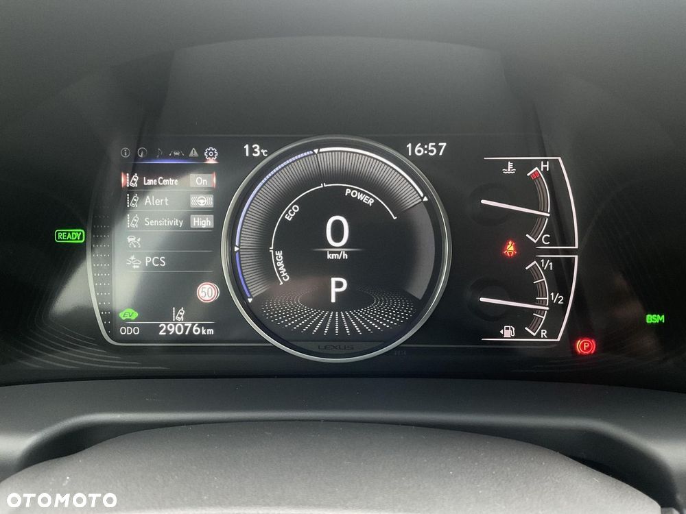 Lexus ES 300h F Sport Design - 19