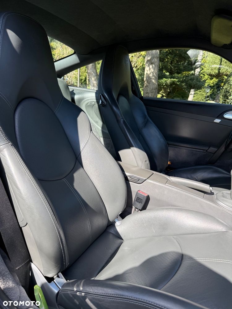 Porsche 911 Carrera 4S - 9