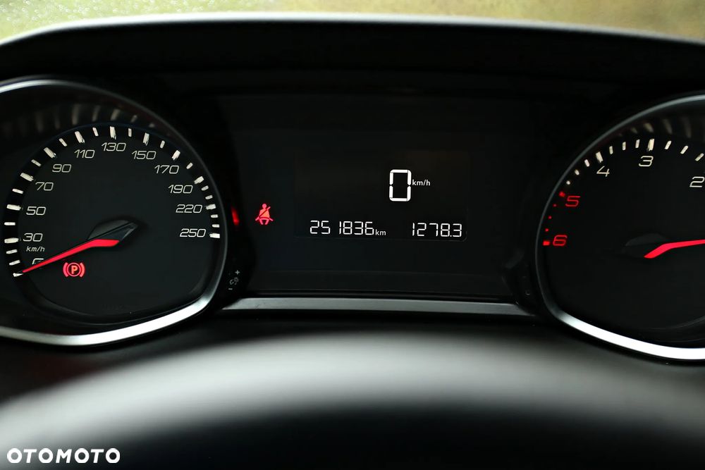 Peugeot 308 1.6 BlueHDi Business Line S&S - 39