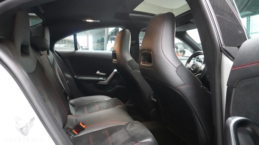 Mercedes-Benz CLA 200 AMG Line 7G-DCT - 11