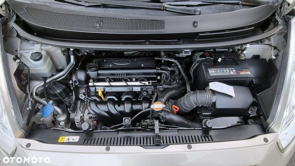 Kia Venga - 11