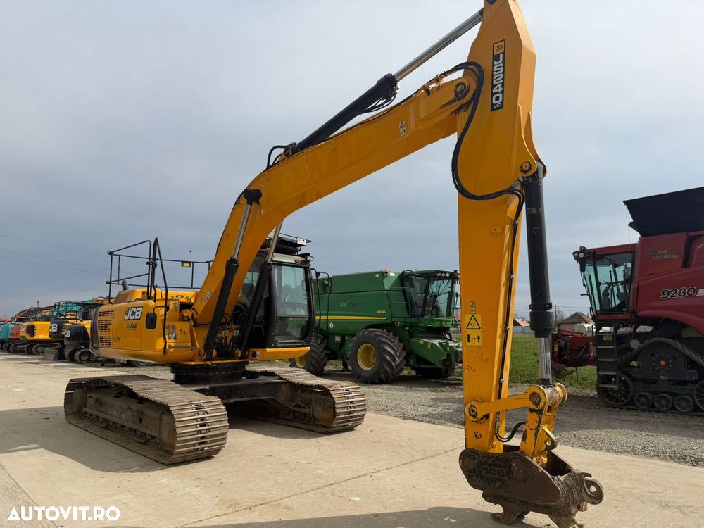 JCB JS 240 Excavator - 8