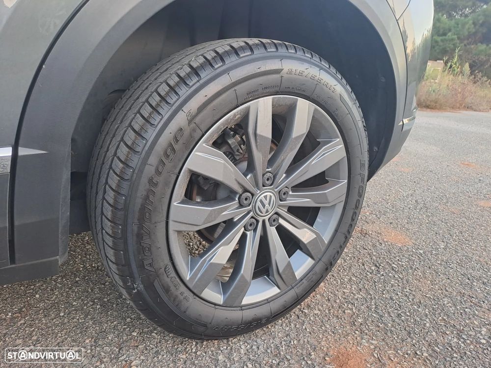 Volkswagen T-Roc 1.5 TSI Style — fotografia 18