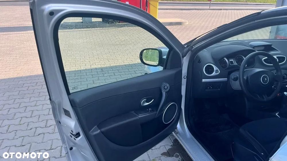 Renault Clio 1.2 TCE Authentique - 10