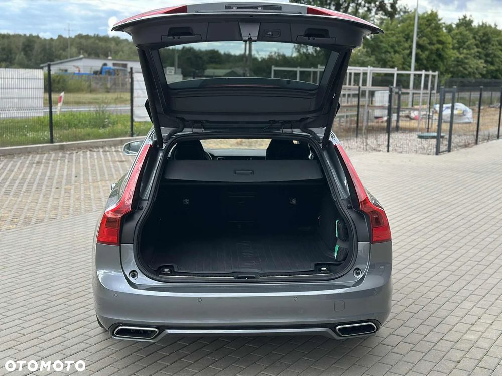 Volvo V90 D5 AWD R-Design - 5