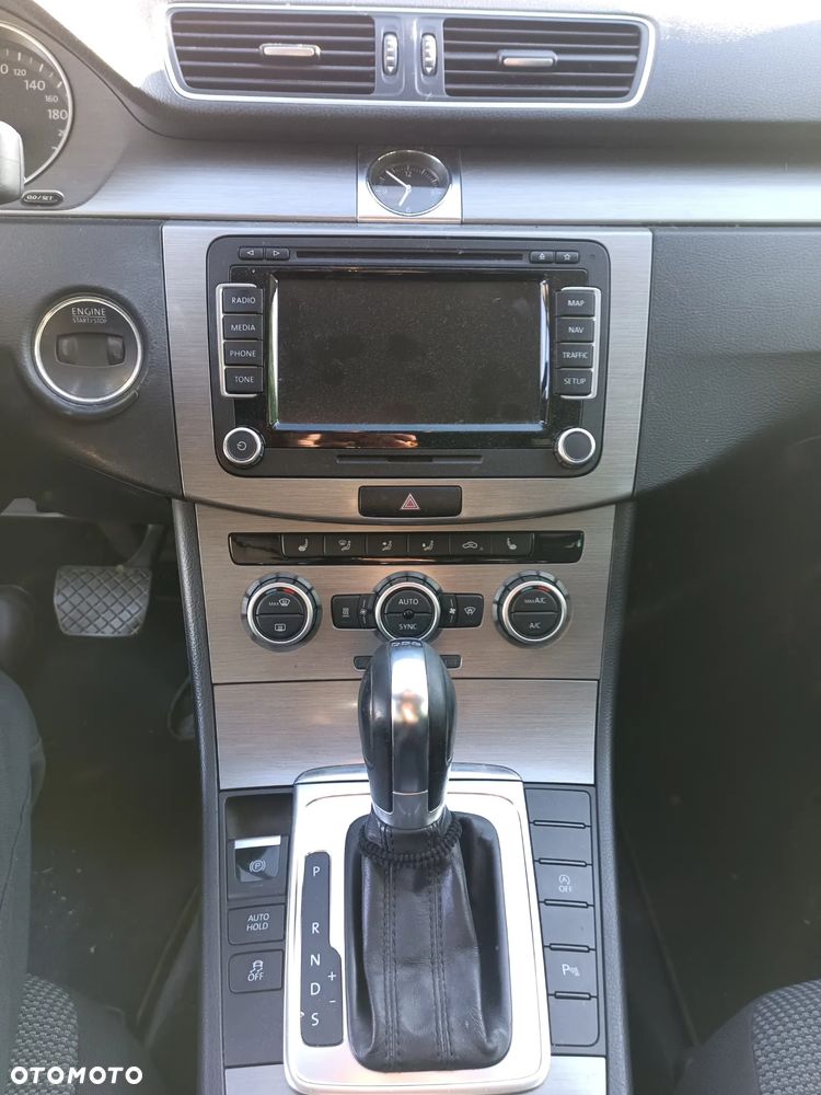 Volkswagen Passat 2.0 TDI DPF DSG Highline - 12