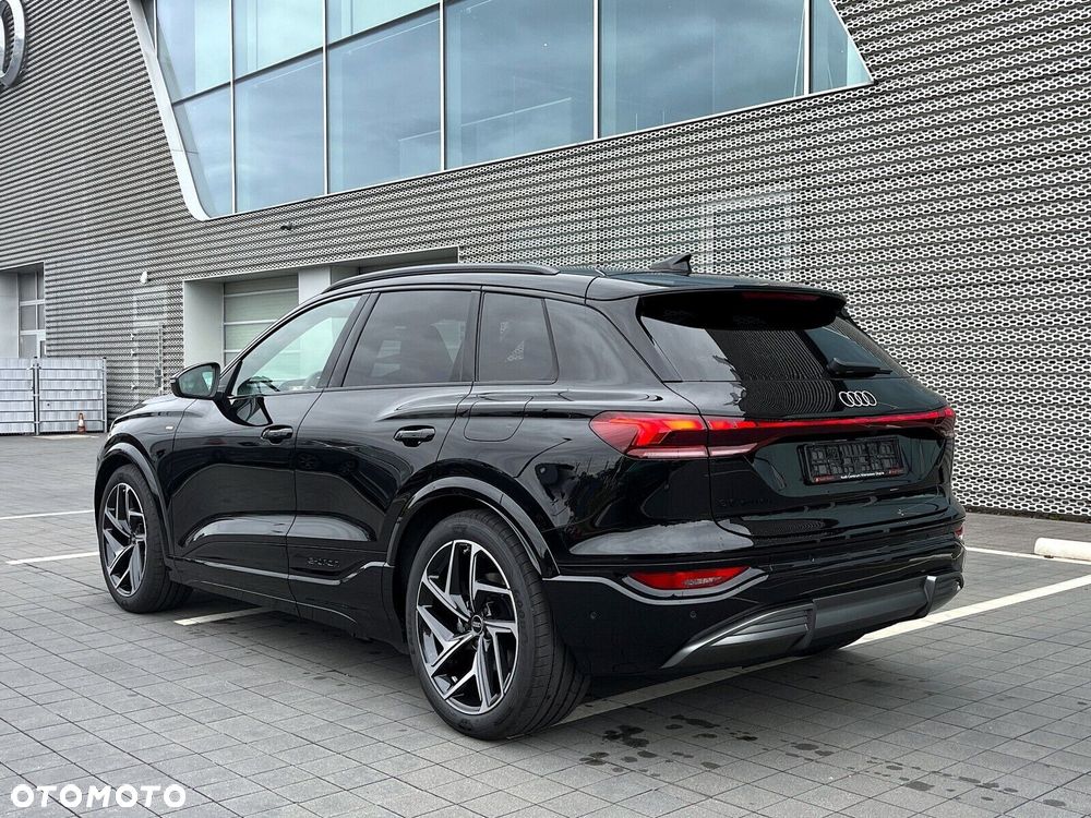 Audi Q6 e-tron - 4