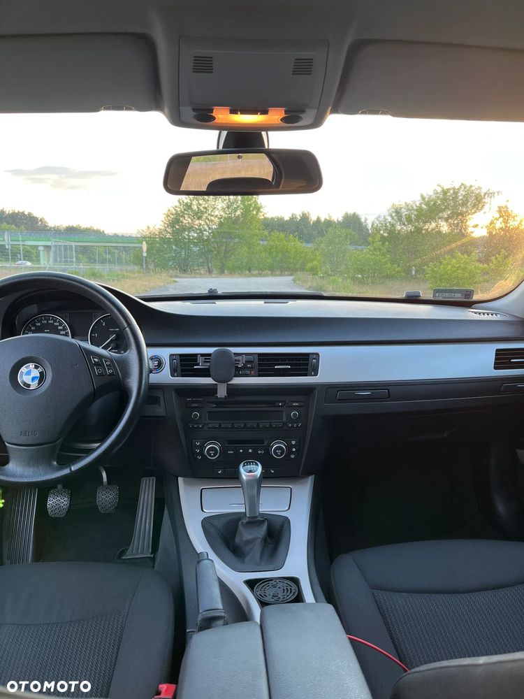 BMW Seria 3 318d - 14