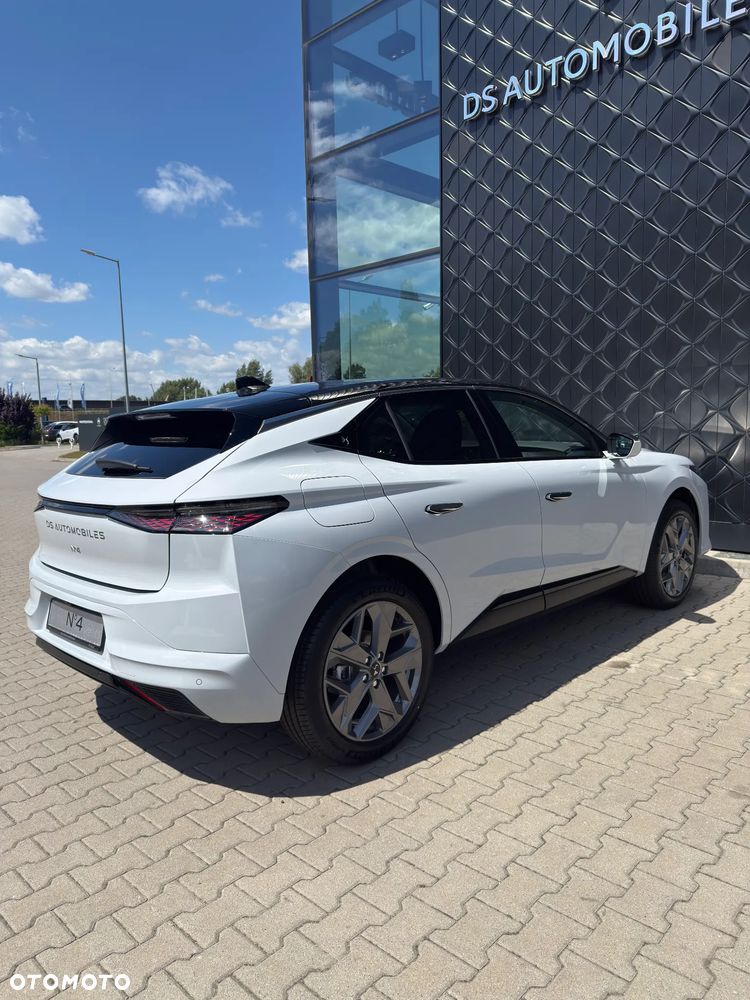 DS Automobiles N°4 1.2 mHEV Pallas eDCS6 - 7