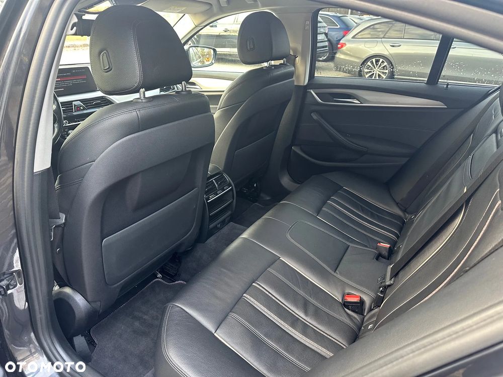 BMW Seria 5 530d xDrive - 10