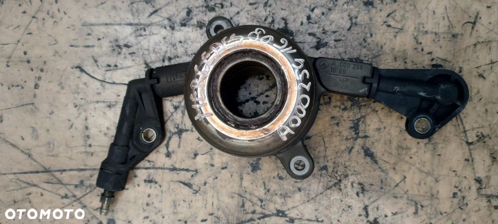 Mercedes W203 W20 W211 wysprzęglik  łożysko oporowe A002541608 - 1