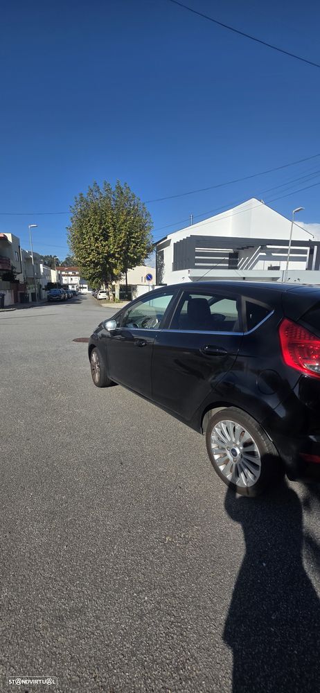 Ford Fiesta - 2
