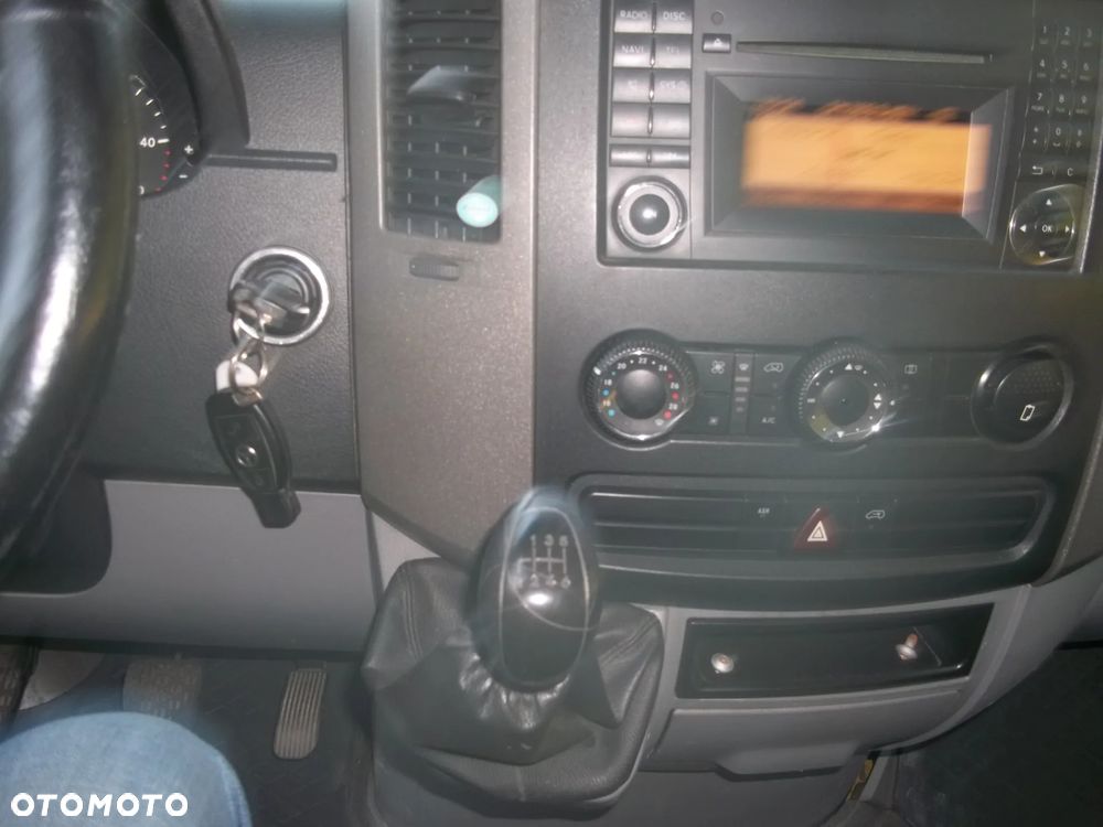 Mercedes-Benz SPRINTER - 14