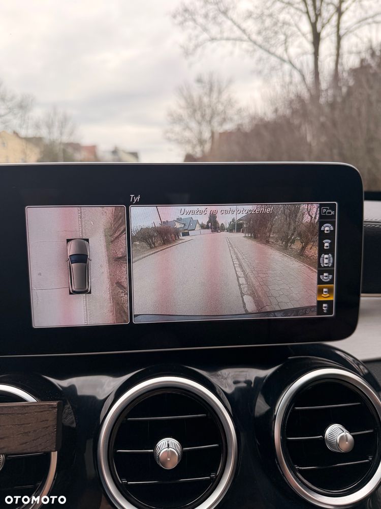 Mercedes-Benz Klasa C 300 d 4MATIC 9G-TRONIC - 24
