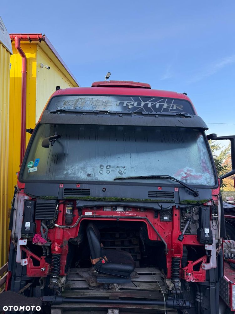 3 KABINY VOLVO - 2