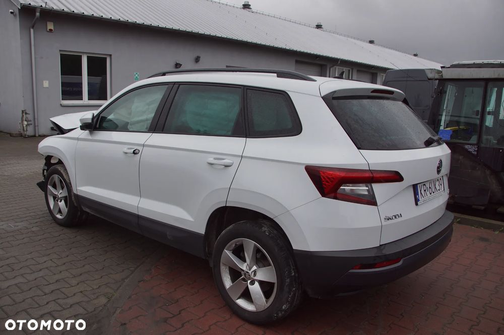 Auto na części - Skoda Karoq 1.6 TDI 115 KM DGTE TKK LS9R 130 TYS. KM 2018R Silnik Skrzynia Drzwi Lusterko Klapa Lampa Szyba Felga Deska Kokpit Moduł Licznik Radio Fotel Zderzak Chłodnica Błotnik Zawieszenie Turbina Wtryski Intercooler Kompletne Części Rozbiórka - 4