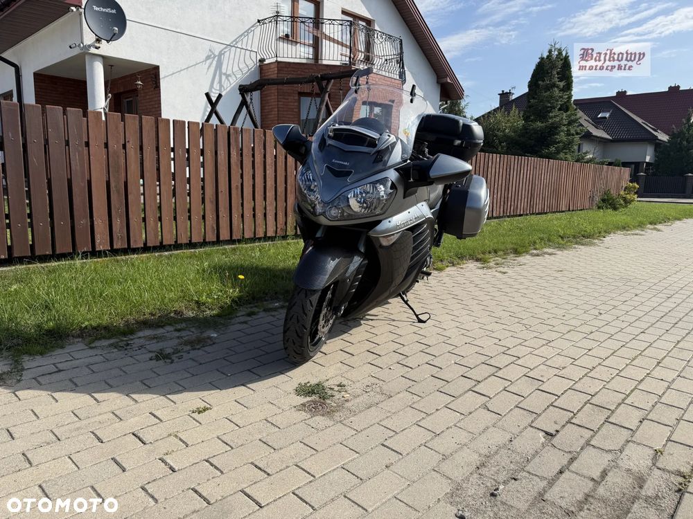 Kawasaki GTR - 16