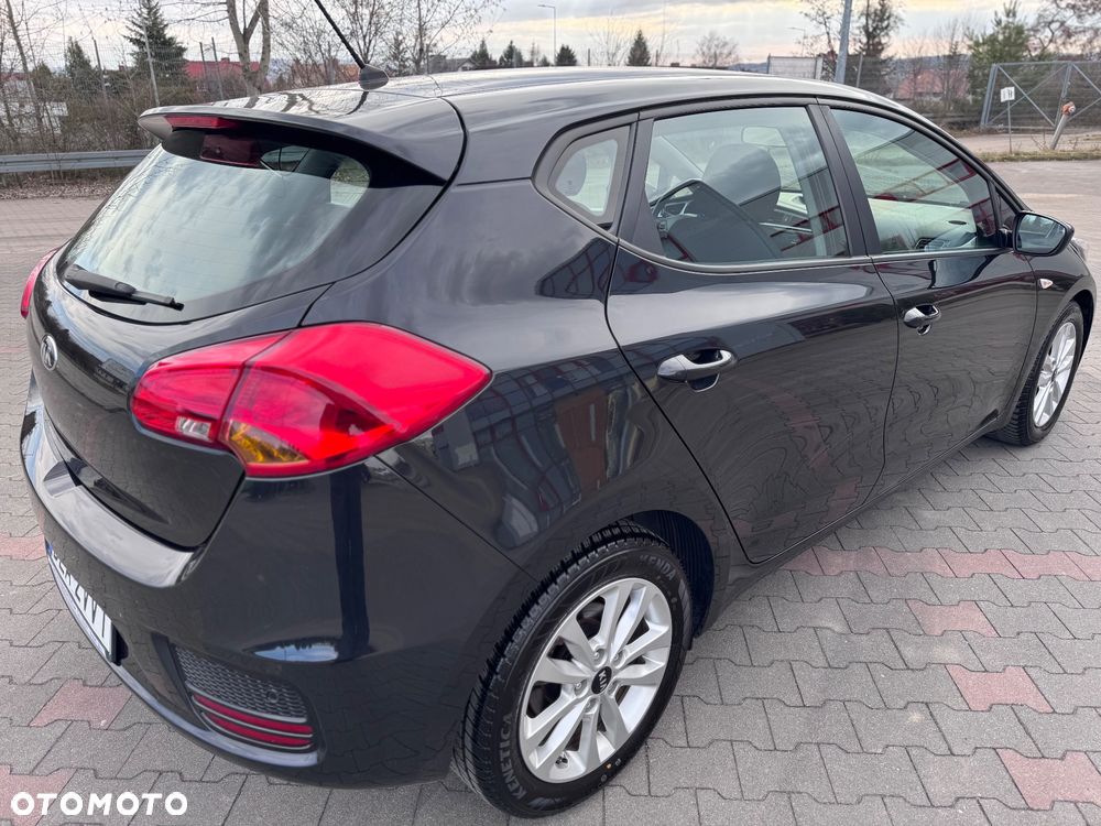 Kia Ceed - 4