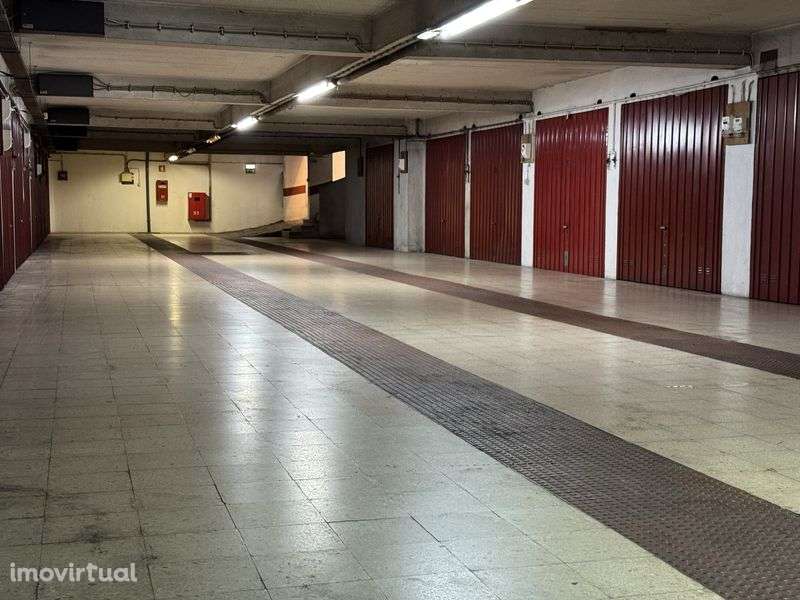 Garagem box para venda - Grande imagem: 2/8