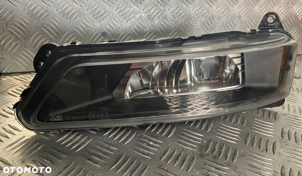 HALOGEN PRZECIWMGIELNY LAMPA MAN TG3 - 7