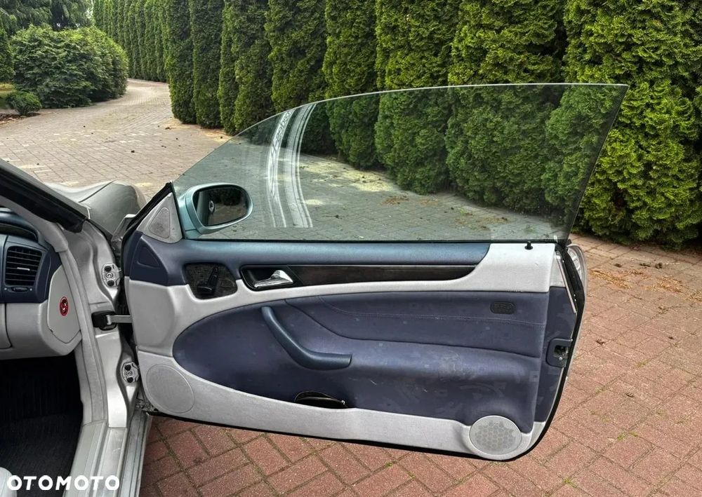Mercedes-Benz CLK - 25