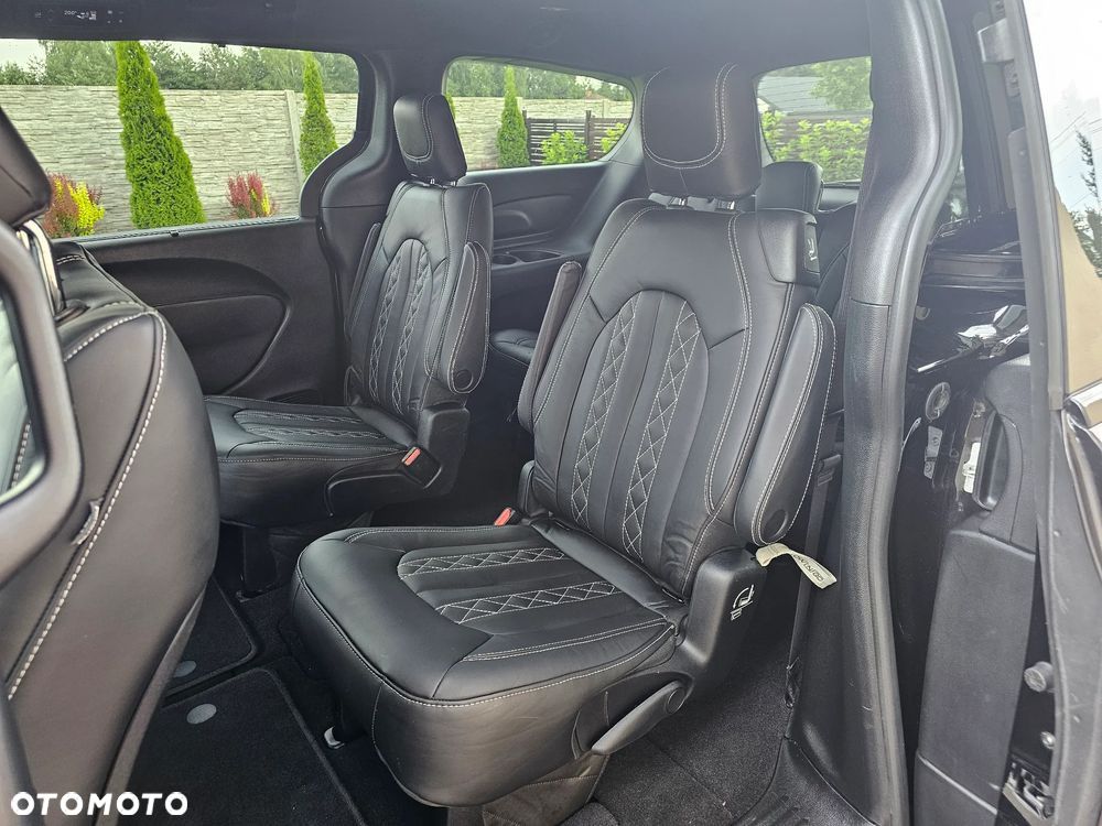 Chrysler Pacifica - 8