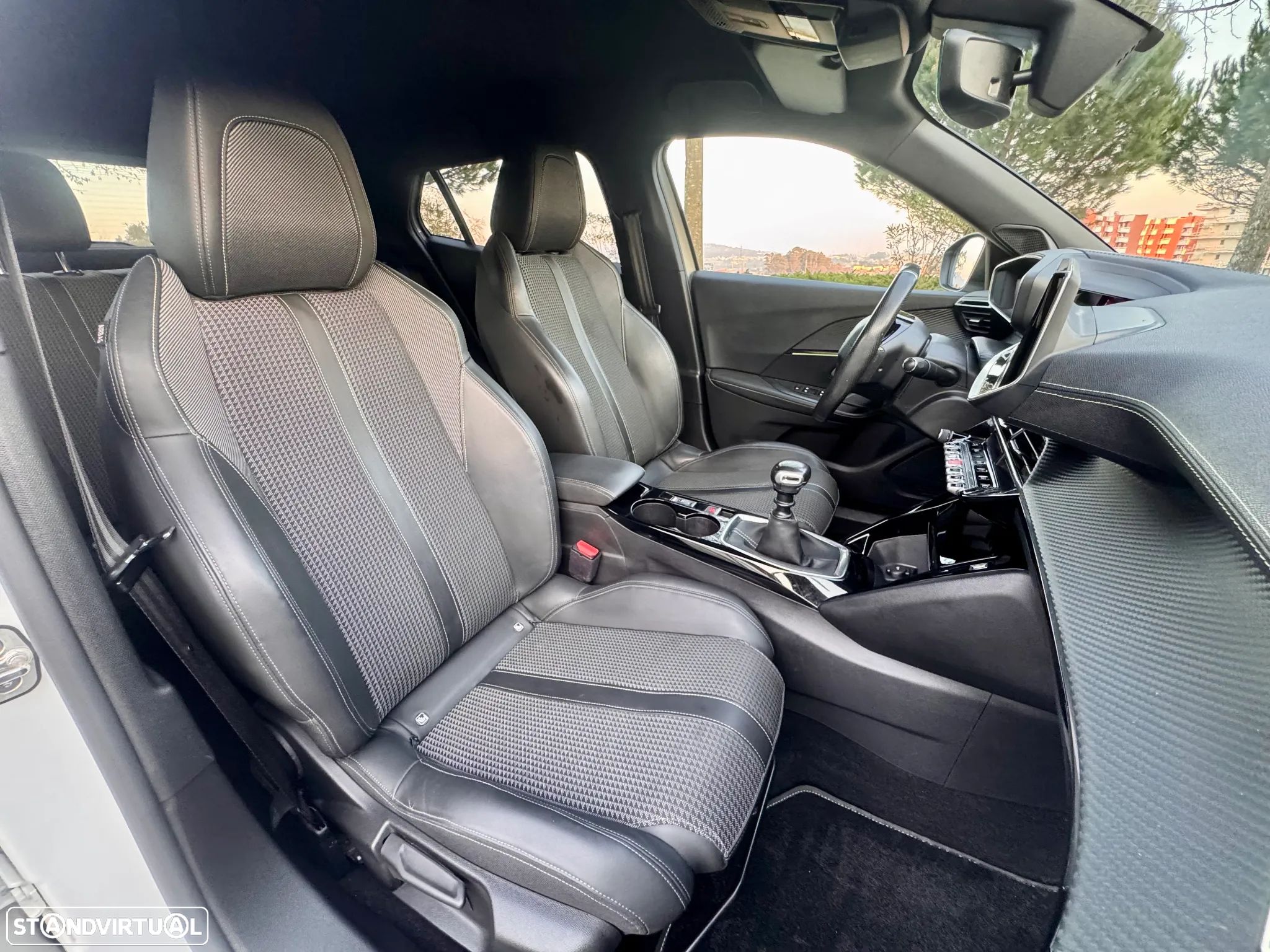 Peugeot 2008 1.2 PureTech GT Line - 16