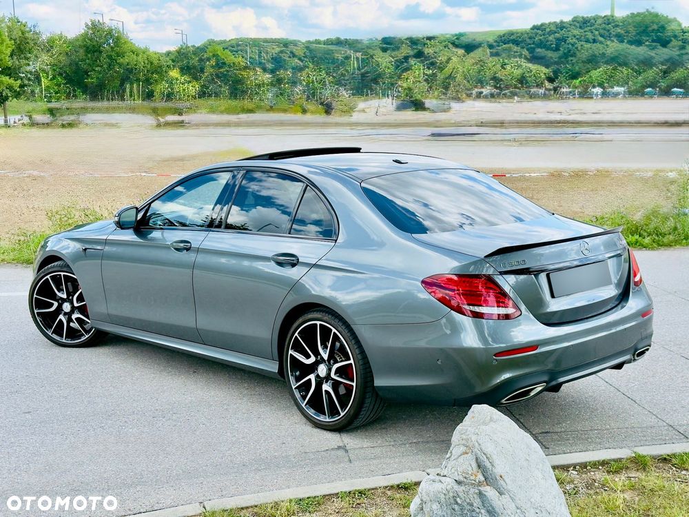 Mercedes-Benz Klasa E 300 9G-TRONIC - 2