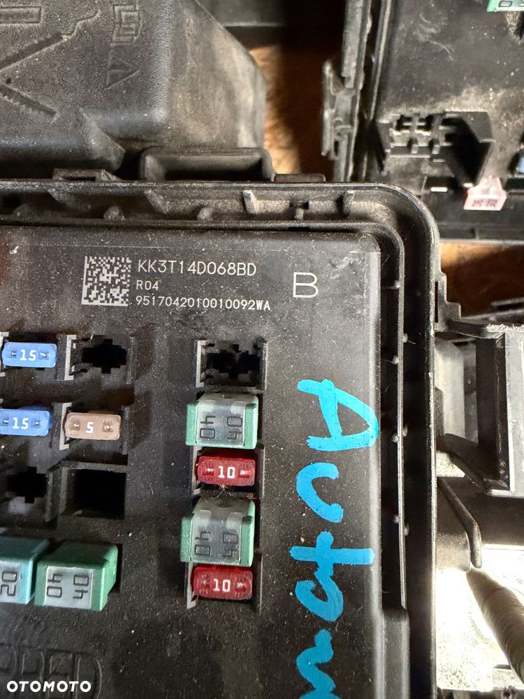 SKRZYNKA BEZPIECZNIKÓW TRANSIT CUSTOM  KK3T14D068BD