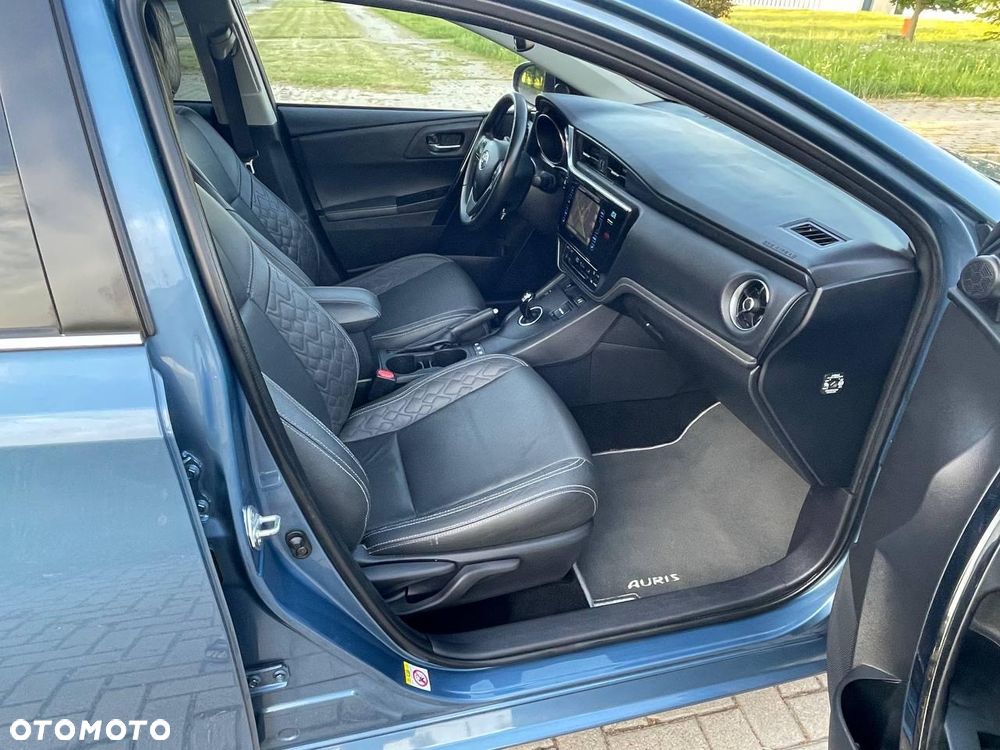 Toyota Auris Hybrid 135 Premium - 22