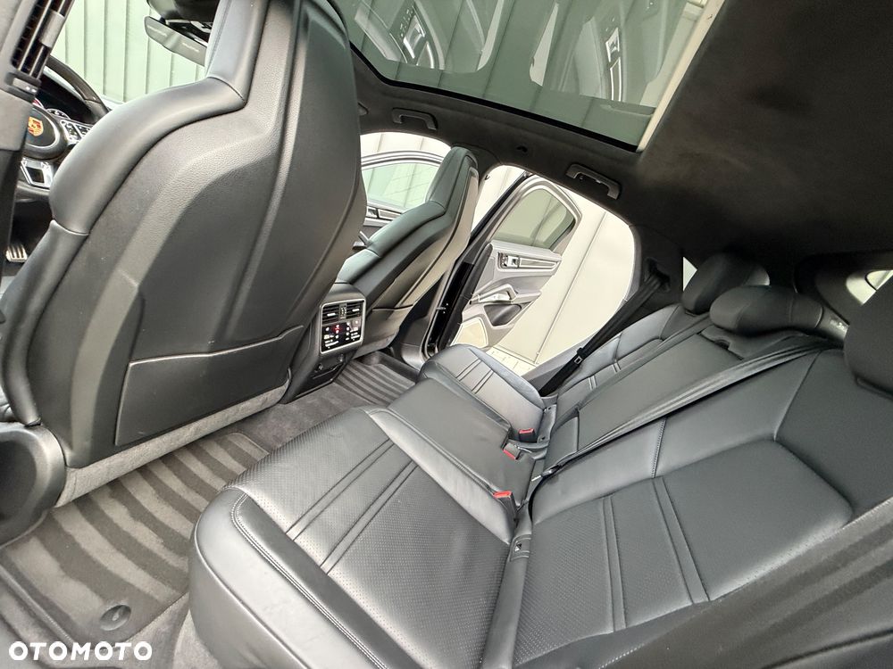 Porsche Cayenne Turbo - 34