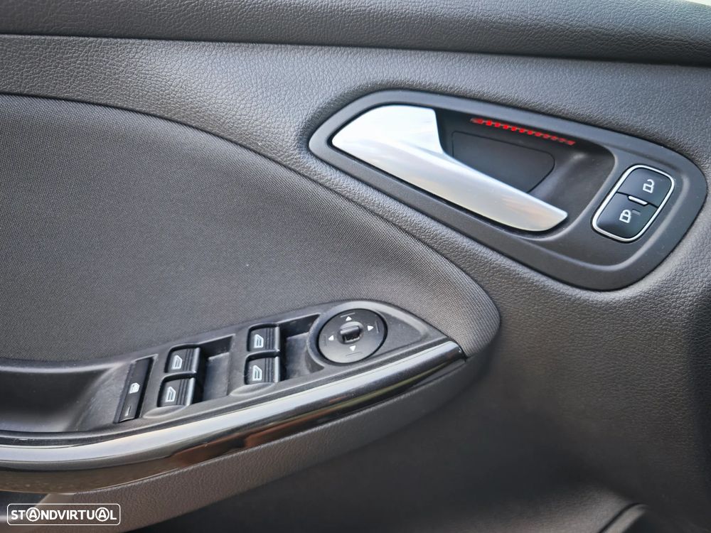 Ford Focus SW 1.0 SCTi Titanium - 18
