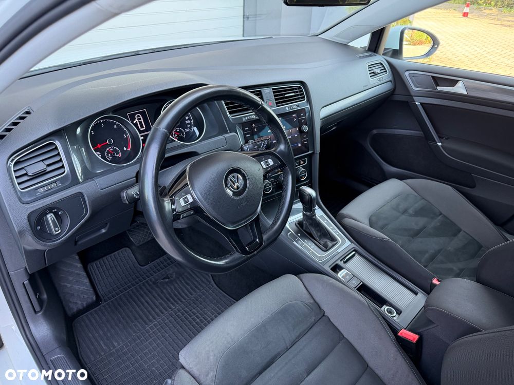 Volkswagen Golf 2.0 TDI SCR DSG Comfortline - 9