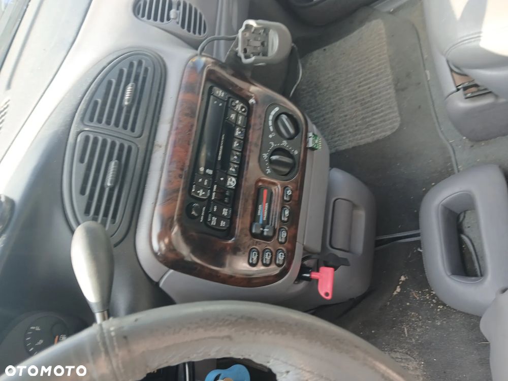 CHRYSLER VOYAGER III QG8 fotel fotele kanapa deska kokpit podsufitka boczek boczki klamka - 5