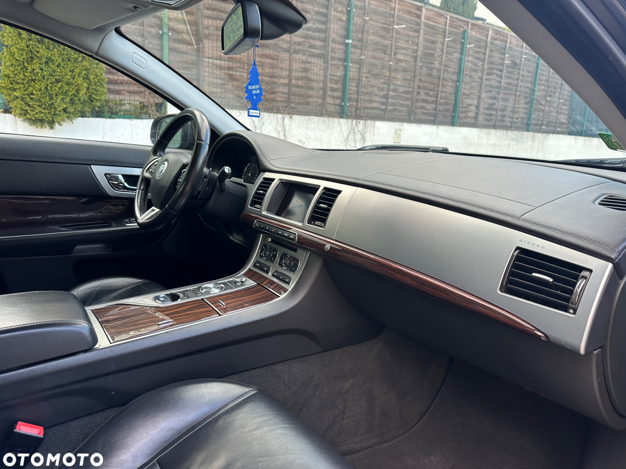 Jaguar XF 2.2 D Premium Luxury - 11