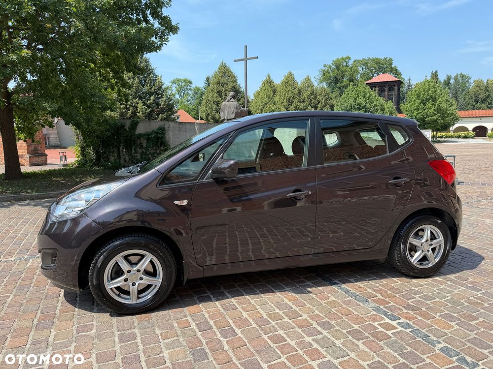 Kia Venga - 40