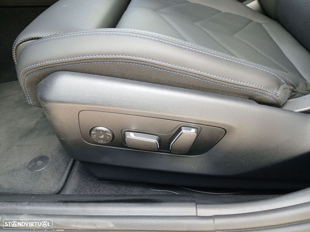 BMW 520 d Pack Desportivo M - 15