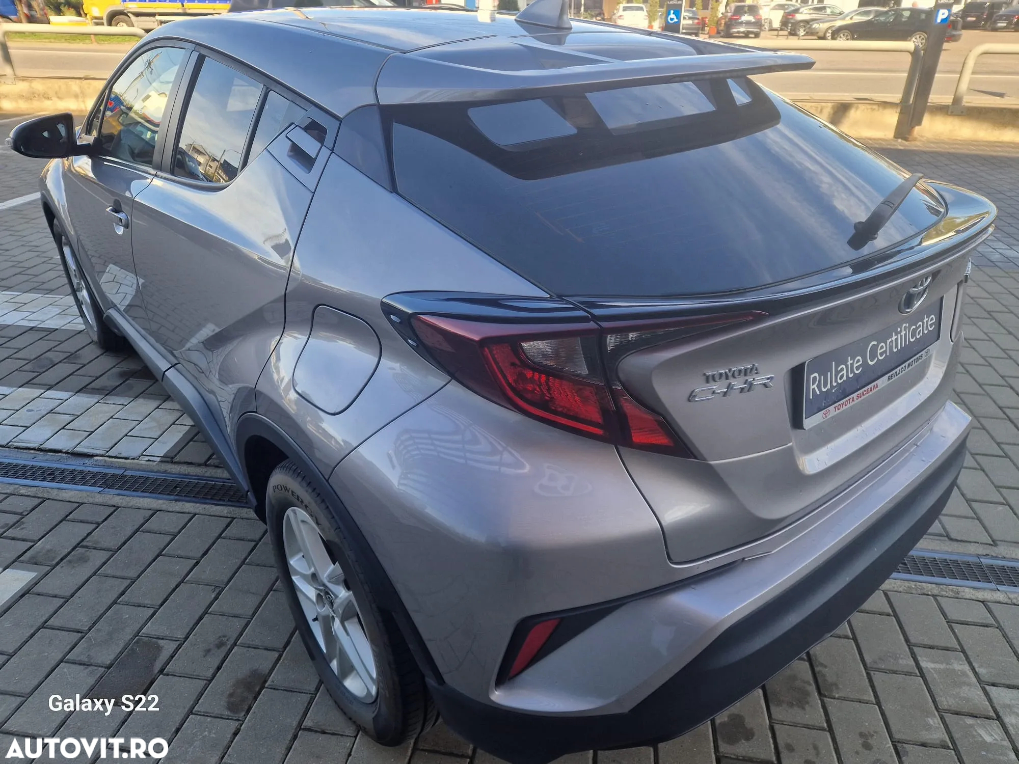 Toyota C-HR 1.8 HSD 4x2 CVT C-ult - 6