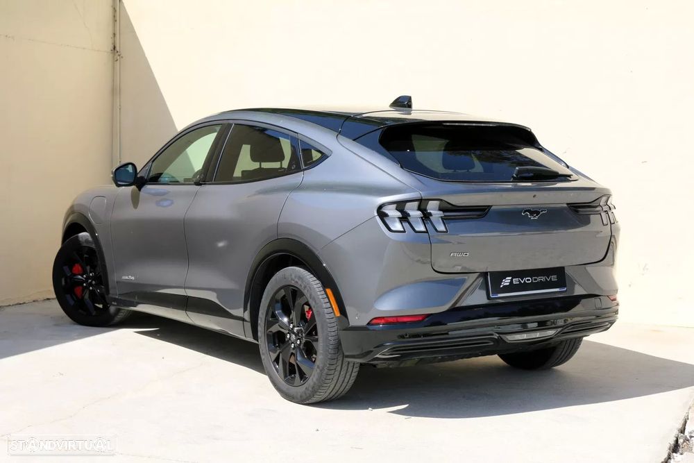 Ford Mustang Mach-E Premium AWD - 2