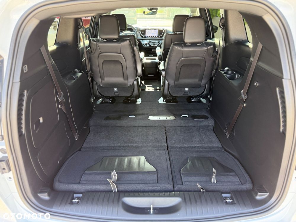 Chrysler Pacifica - 34
