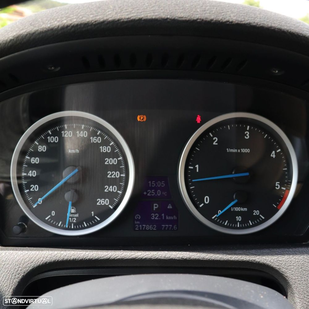 BMW X6 xDrive40d - 16