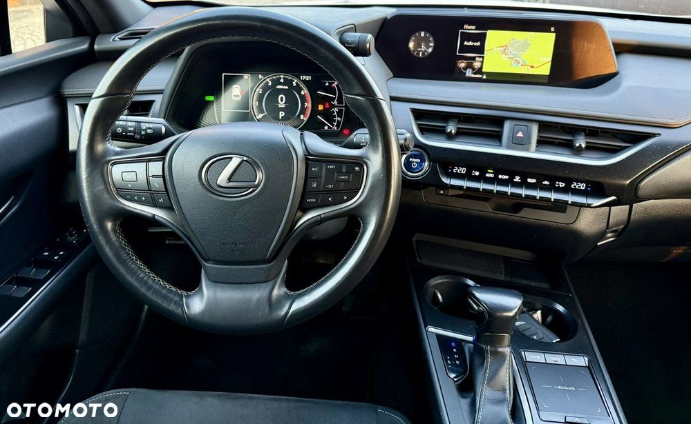 Lexus UX - 17