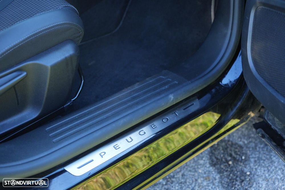 Peugeot 2008 1.2 PureTech GT EAT8 - 35