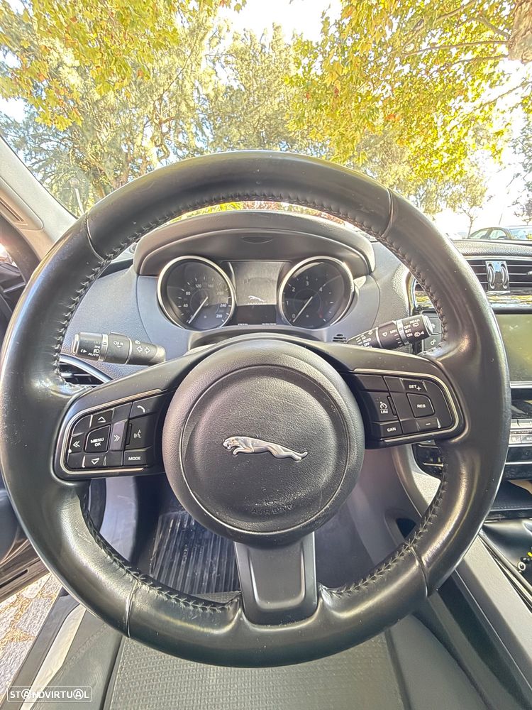 Jaguar F-Pace E-Performance Prestige - 7