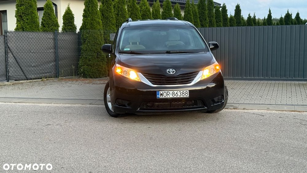 Toyota Sienna 3.5 V6 - 2