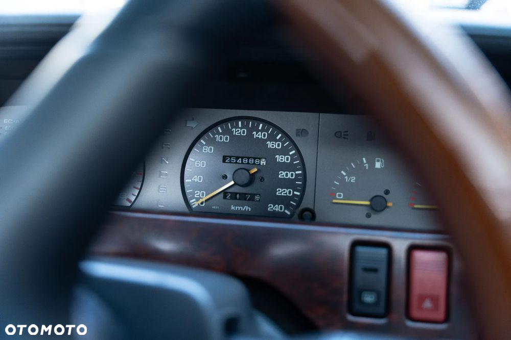 Mazda 929 3.0 GLX SR - 17