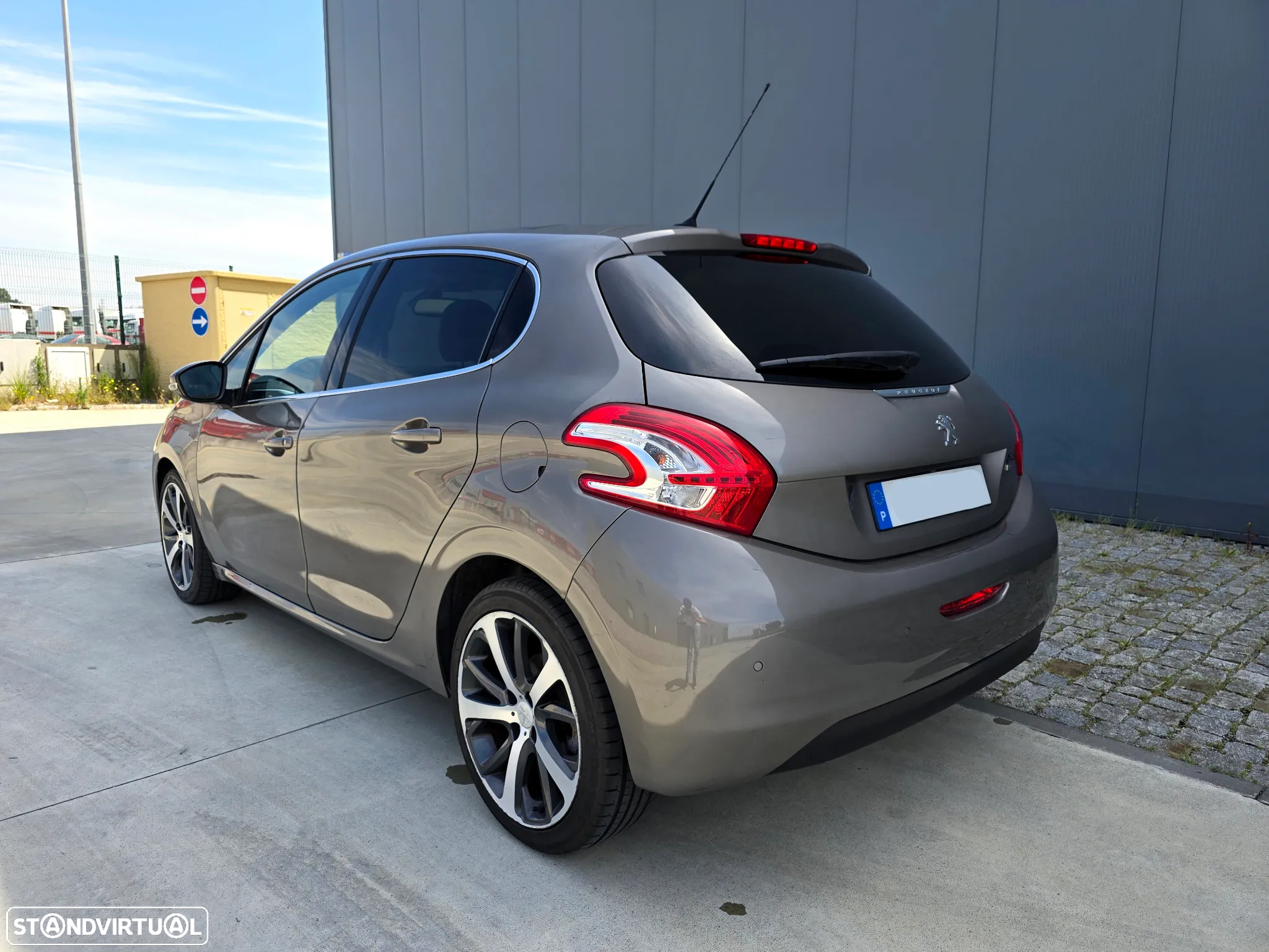 Peugeot 208 1.6 e-HDi Allure - 4